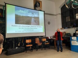 Julia Köstenberger beim Vortrag im WUK